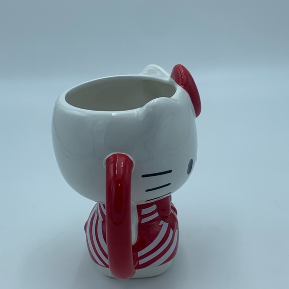 Hello Kitty Peppermint Ceramic Mug & Hello Kitty Salt and Pepper Shakers - Picture 5 of 16